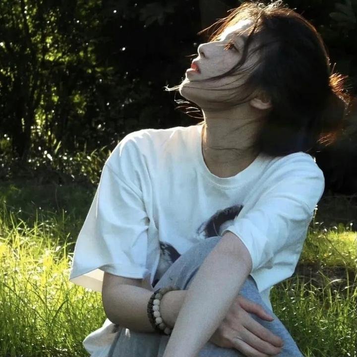 绿杨移作两家春